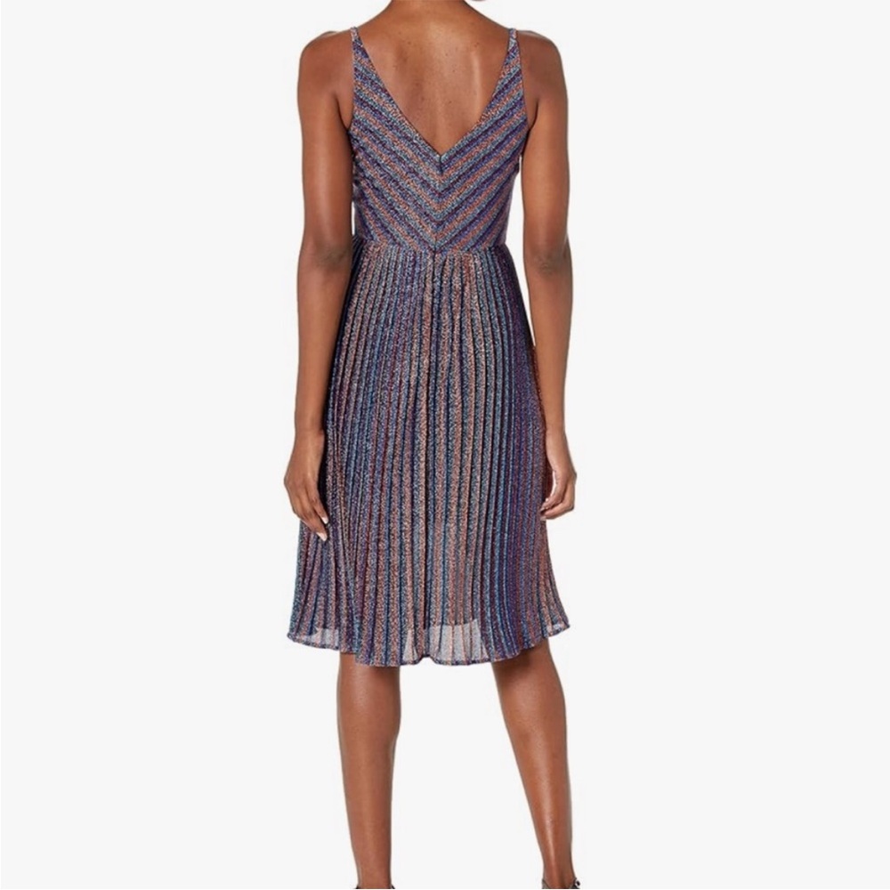 NWT Dress the Population Haley Metallic Stripe V-neck Cocktail Dress - Picture 6 of 16